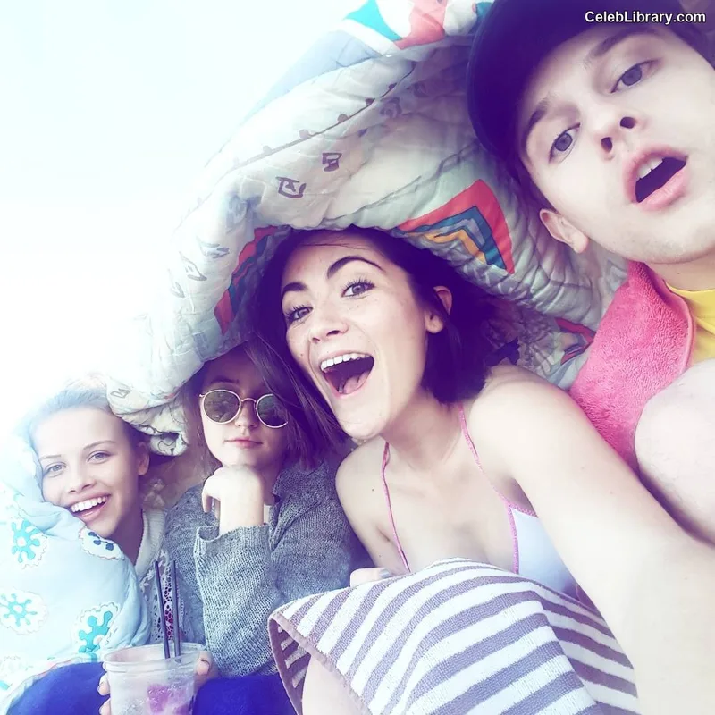 Isabelle Fuhrman photo 21 of 488