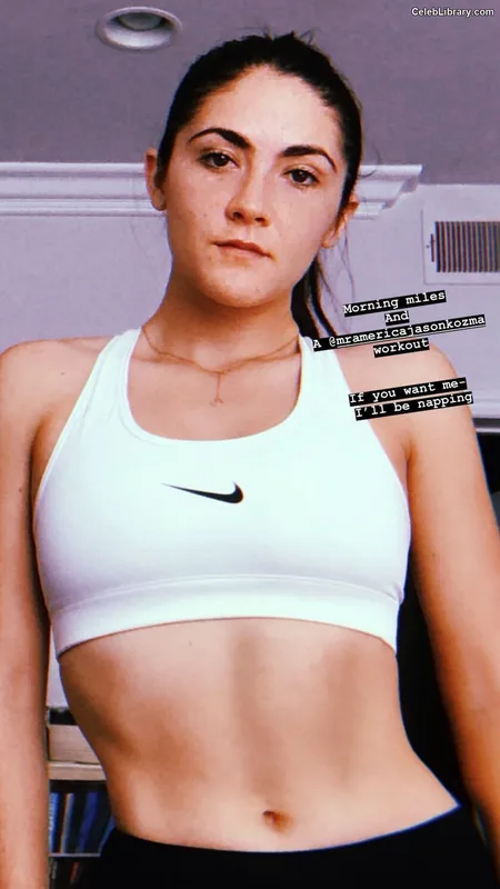 Isabelle Fuhrman photo 14 of 488