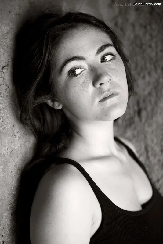 Isabelle Fuhrman photo 3 of 488