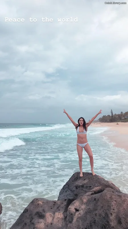 Isabelle Fuhrman photo 8 of 488