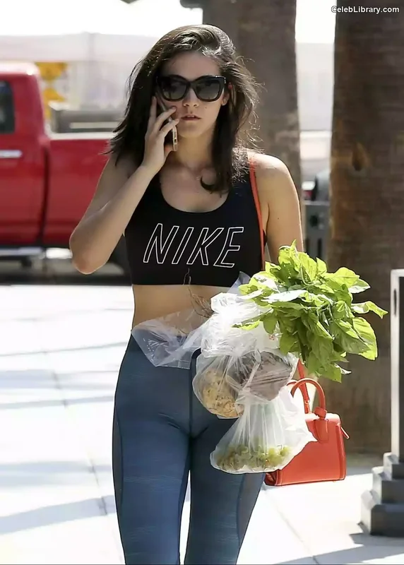 Isabelle Fuhrman photo 8 of 488