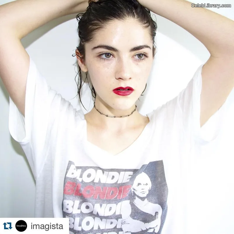 Isabelle Fuhrman photo 2 of 488