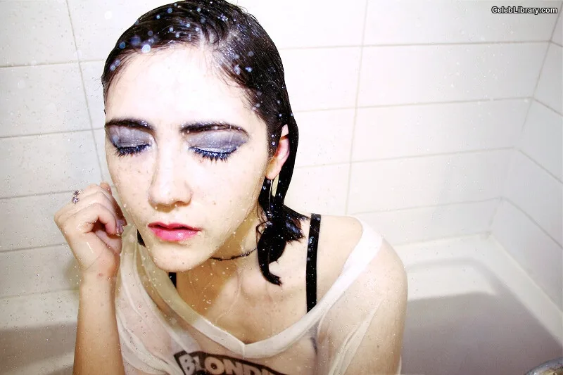 Isabelle Fuhrman photo 7 of 488