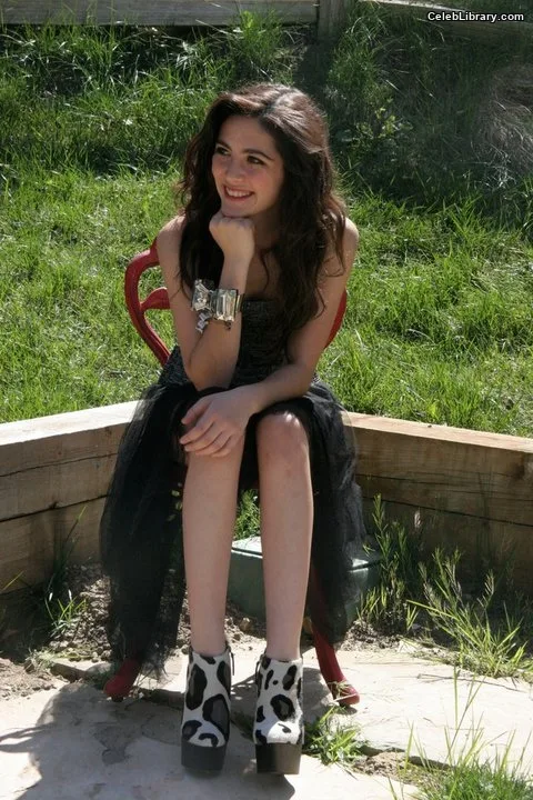 Isabelle Fuhrman photo 2 of 488