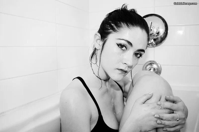 Isabelle Fuhrman photo 5 of 488