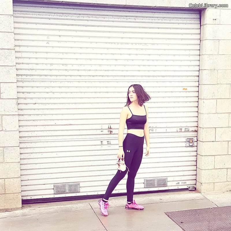Isabelle Fuhrman photo 8 of 488