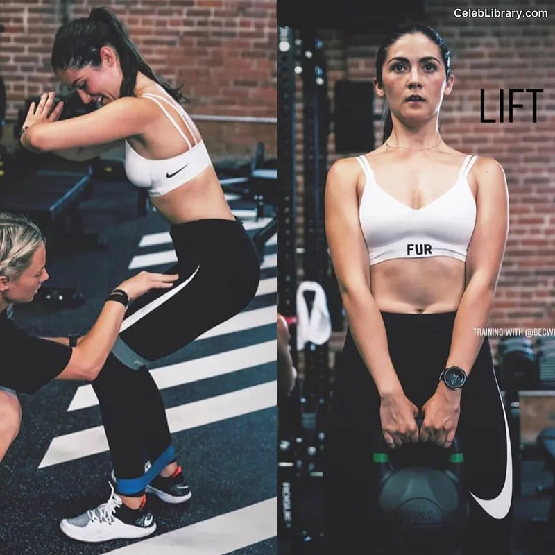 Isabelle Fuhrman photo 24 of 488