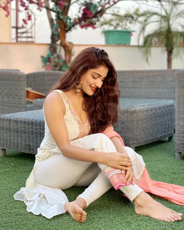 Ishita Raj Sharma photo 7 of 12