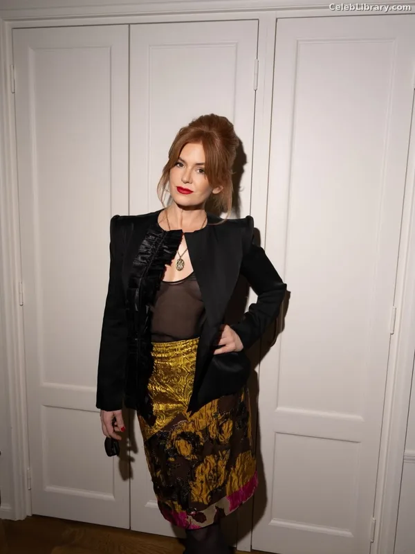 Isla Fisher photo 15 of 434