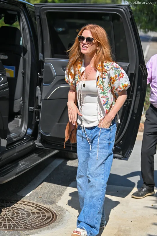Isla Fisher photo 21 of 434