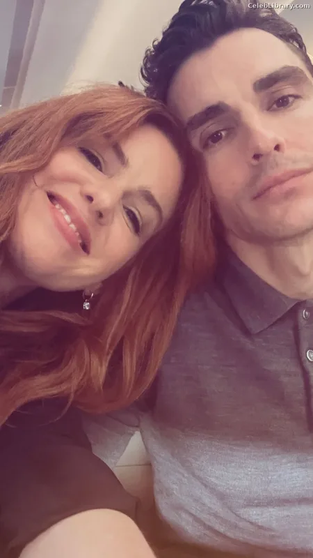 Isla Fisher photo 24 of 434
