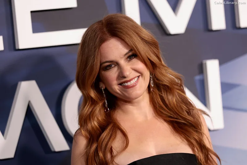 Isla Fisher photo 24 of 434