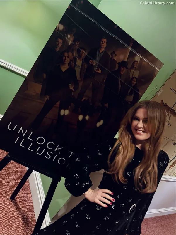 Isla Fisher photo 10 of 434