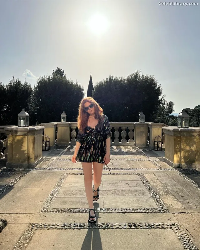 Isla Fisher photo 14 of 434