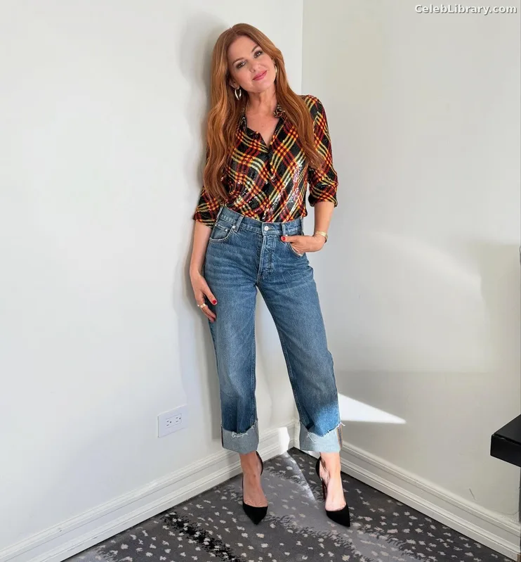 Isla Fisher photo 18 of 434