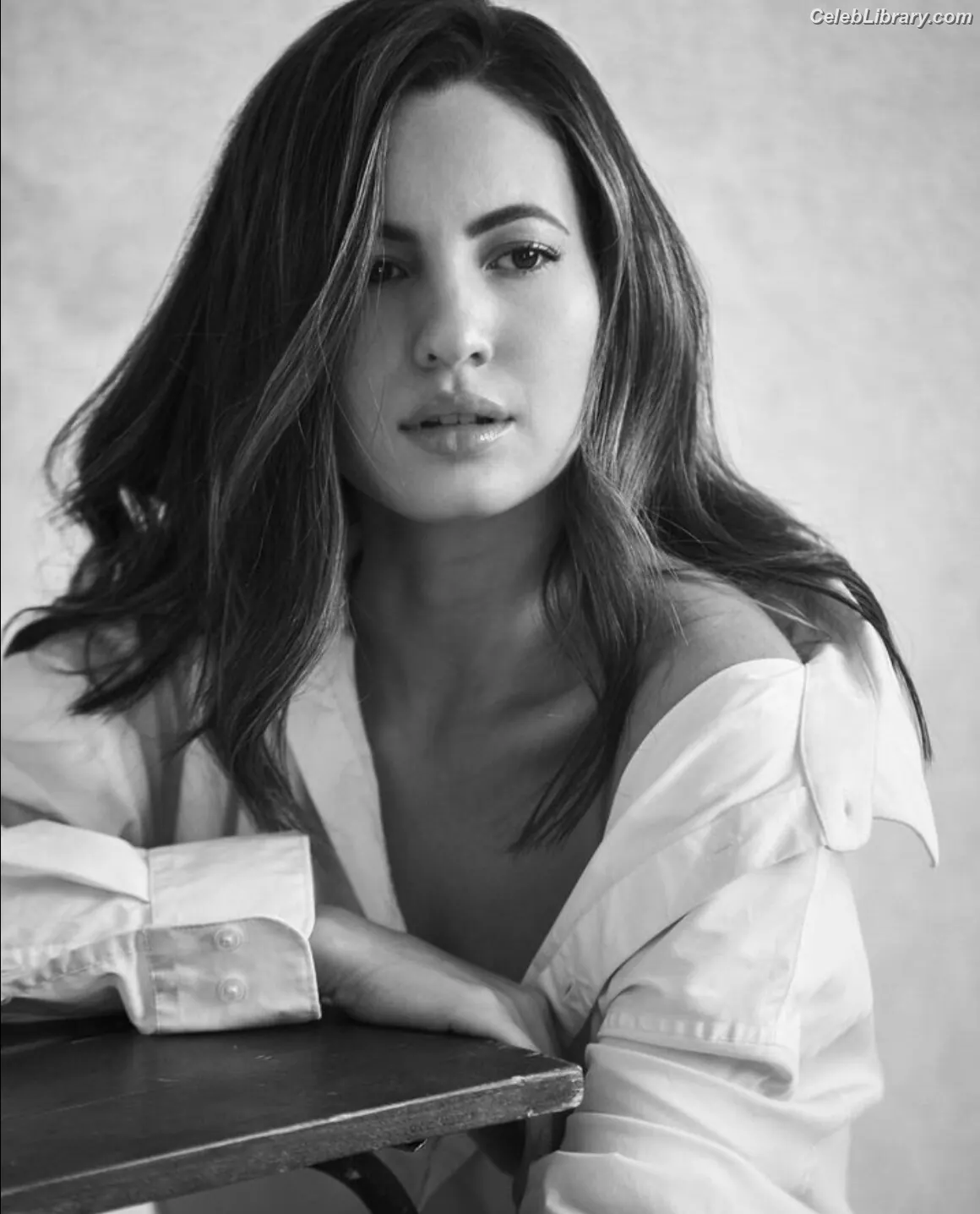 Ivana Baquero photo 8 of 319