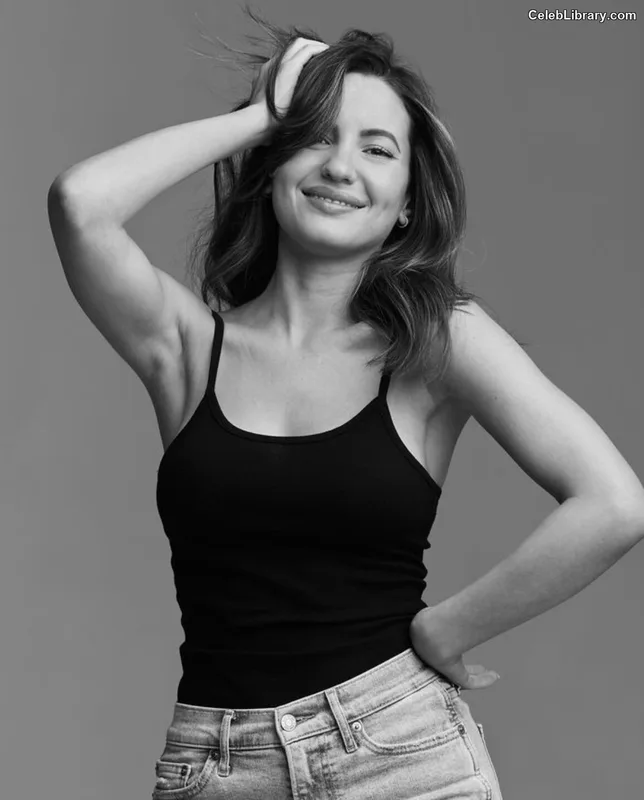 Ivana Baquero photo 7 of 318