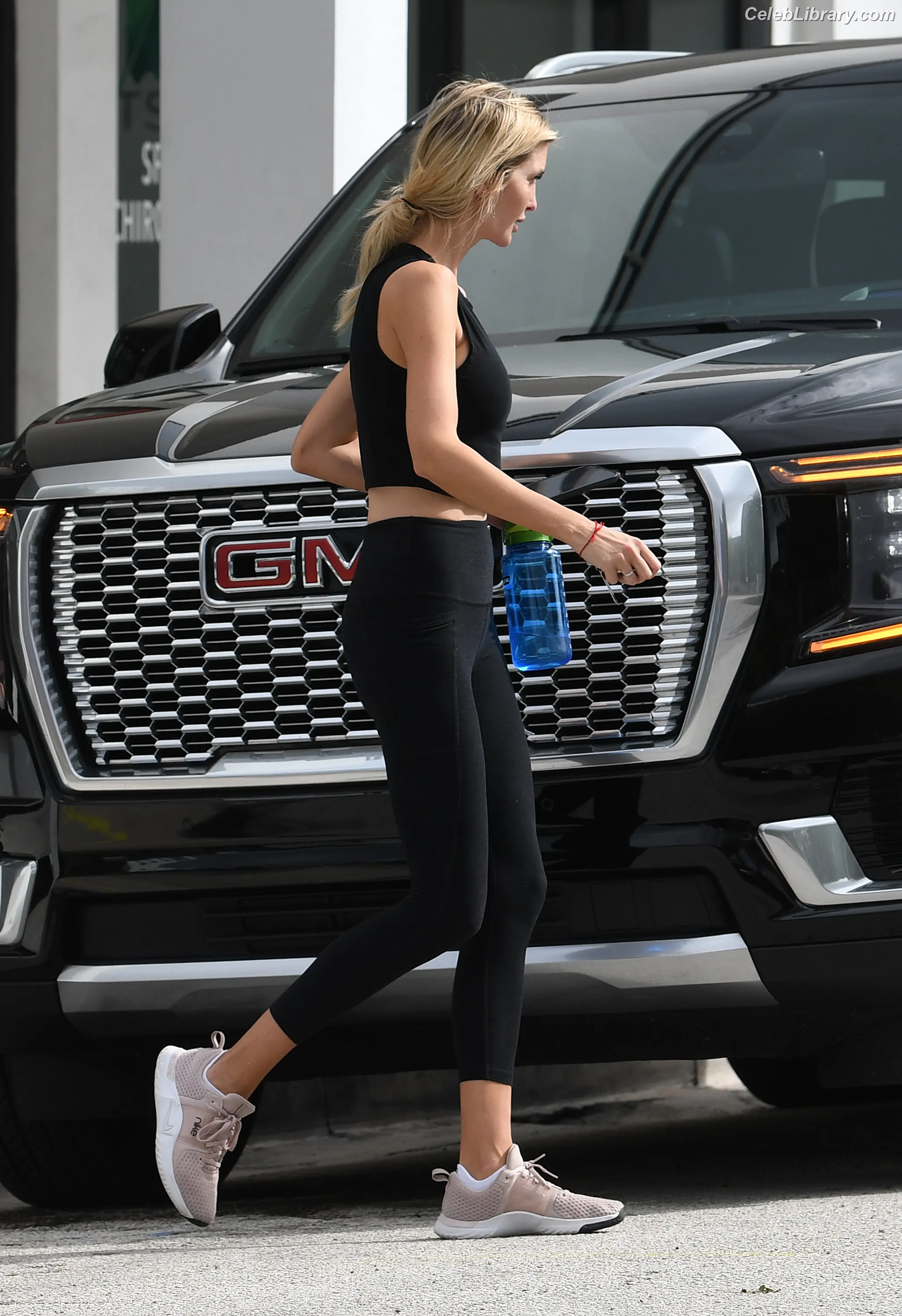 Ivanka Trump photo 6 of 680