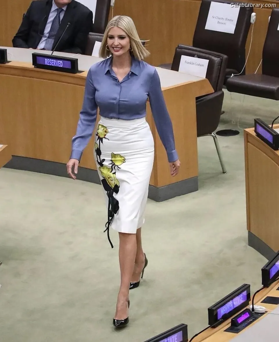 Ivanka Trump photo 8 of 680