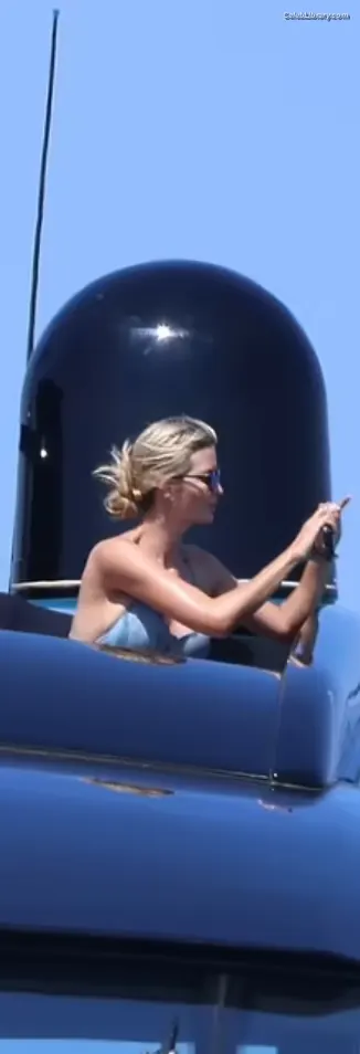 Ivanka Trump photo 23 of 680