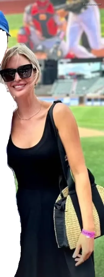 Ivanka Trump photo 6 of 680