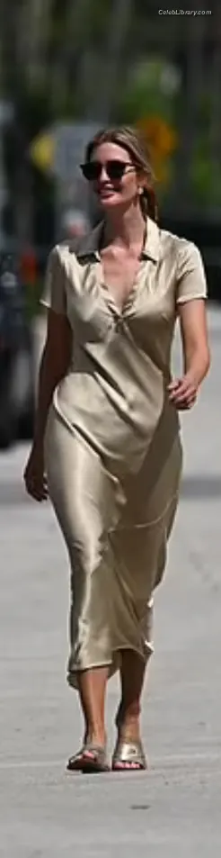 Ivanka Trump photo 3 of 680