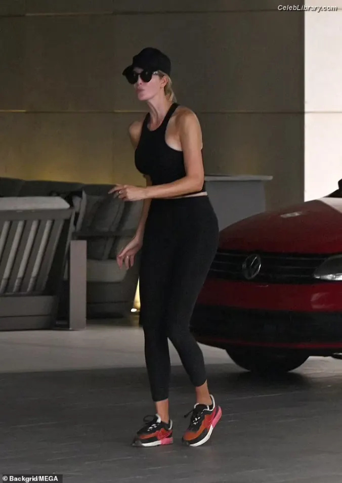 Ivanka Trump photo 14 of 680