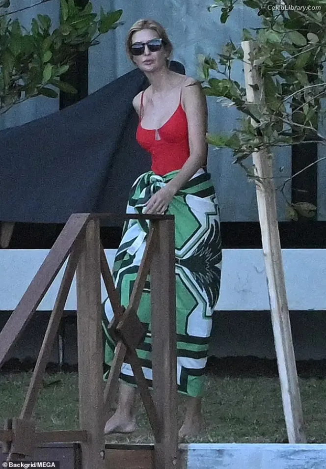 Ivanka Trump photo 4 of 680
