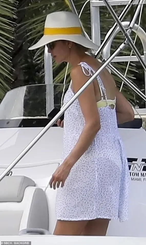 Ivanka Trump photo 20 of 680