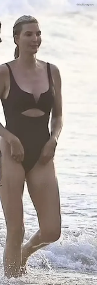 Ivanka Trump photo 6 of 680