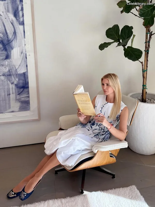 Ivanka Trump photo 1 of 681