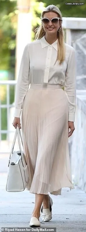 Ivanka Trump photo 3 of 681