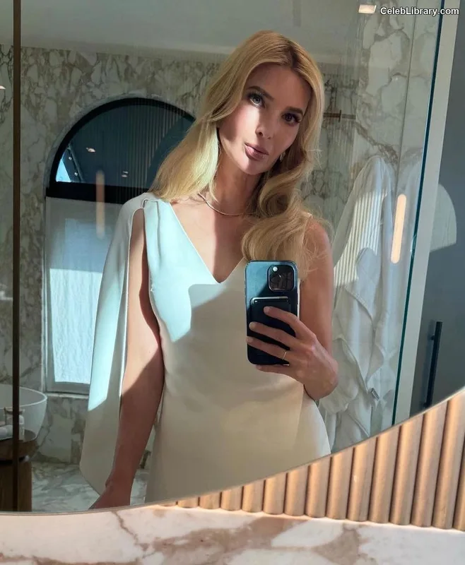 Ivanka Trump photo 6 of 681