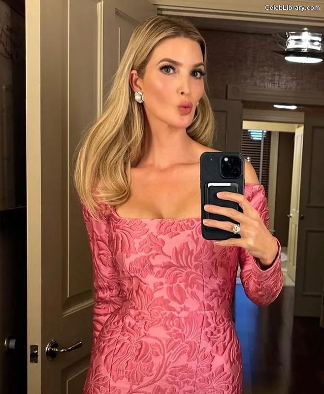 Ivanka Trump photo 7 of 681