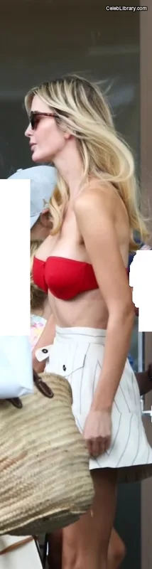 Ivanka Trump photo 16 of 681
