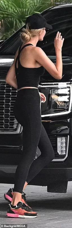 Ivanka Trump photo 6 of 681