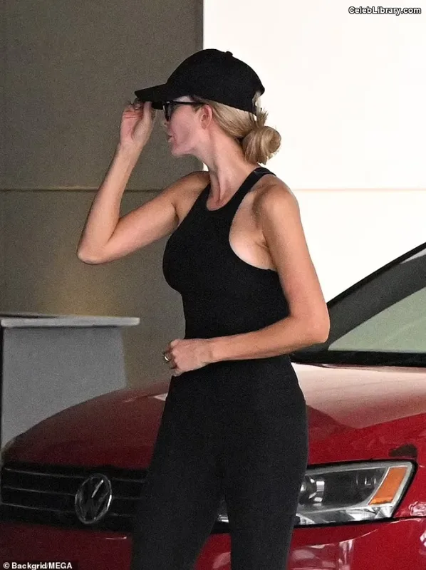 Ivanka Trump photo 7 of 681