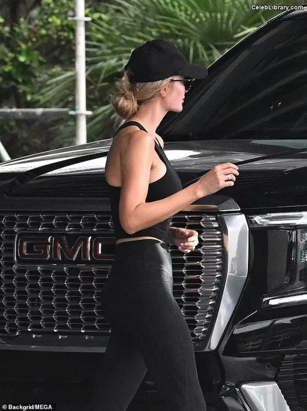 Ivanka Trump photo 8 of 681