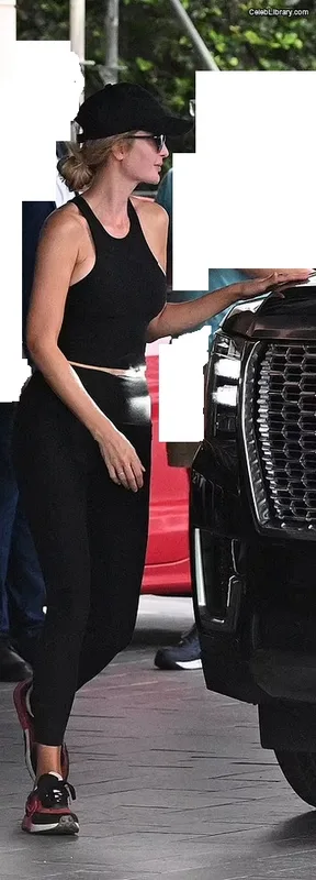 Ivanka Trump photo 9 of 681