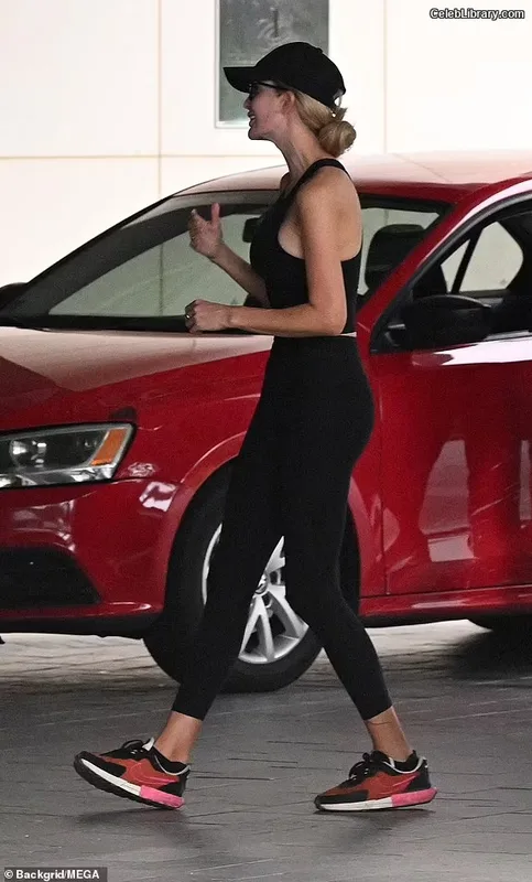 Ivanka Trump photo 11 of 681