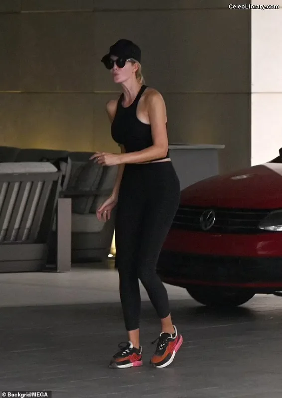 Ivanka Trump photo 12 of 681
