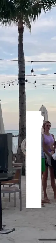 Ivanka Trump photo 17 of 681