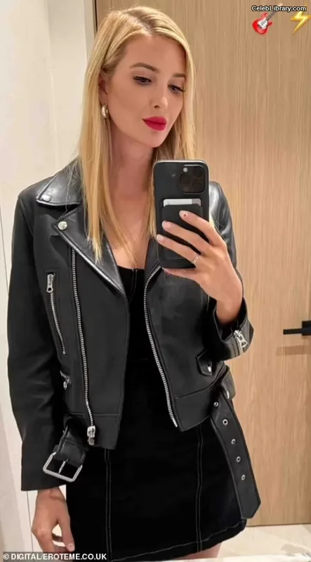 Ivanka Trump photo 3 of 681