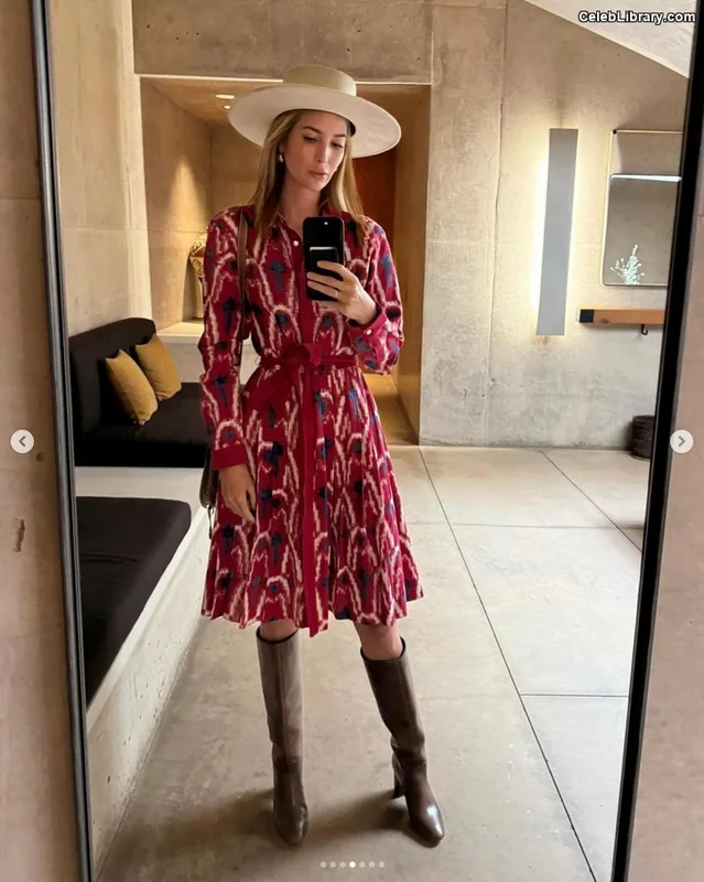 Ivanka Trump photo 11 of 681