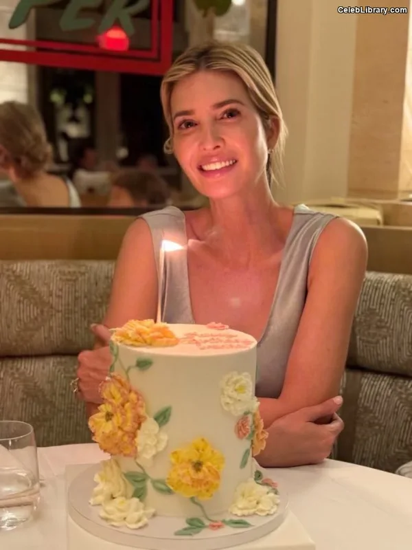 Ivanka Trump photo 3 of 681