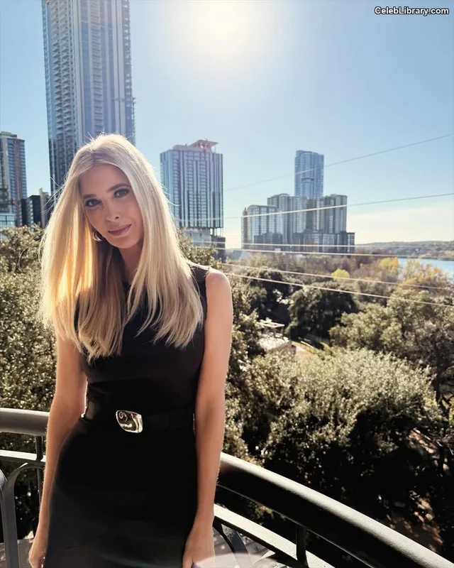 Ivanka Trump photo 4 of 681