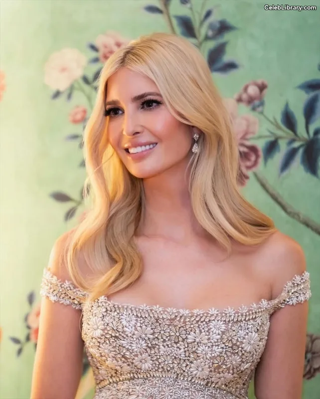 Ivanka Trump photo 11 of 681