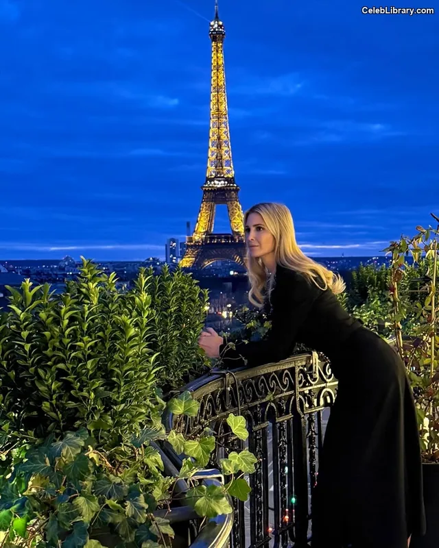 Ivanka Trump photo 10 of 681