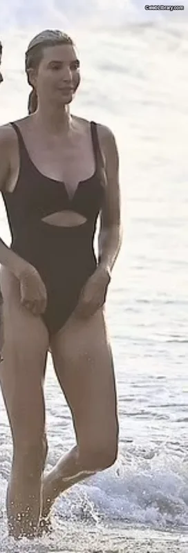 Ivanka Trump photo 4 of 681