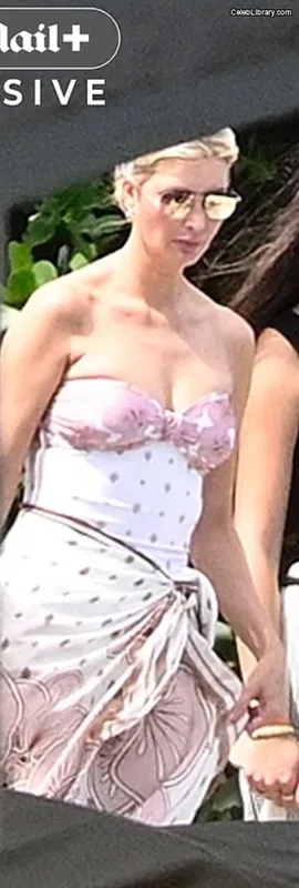 Ivanka Trump photo 2 of 681